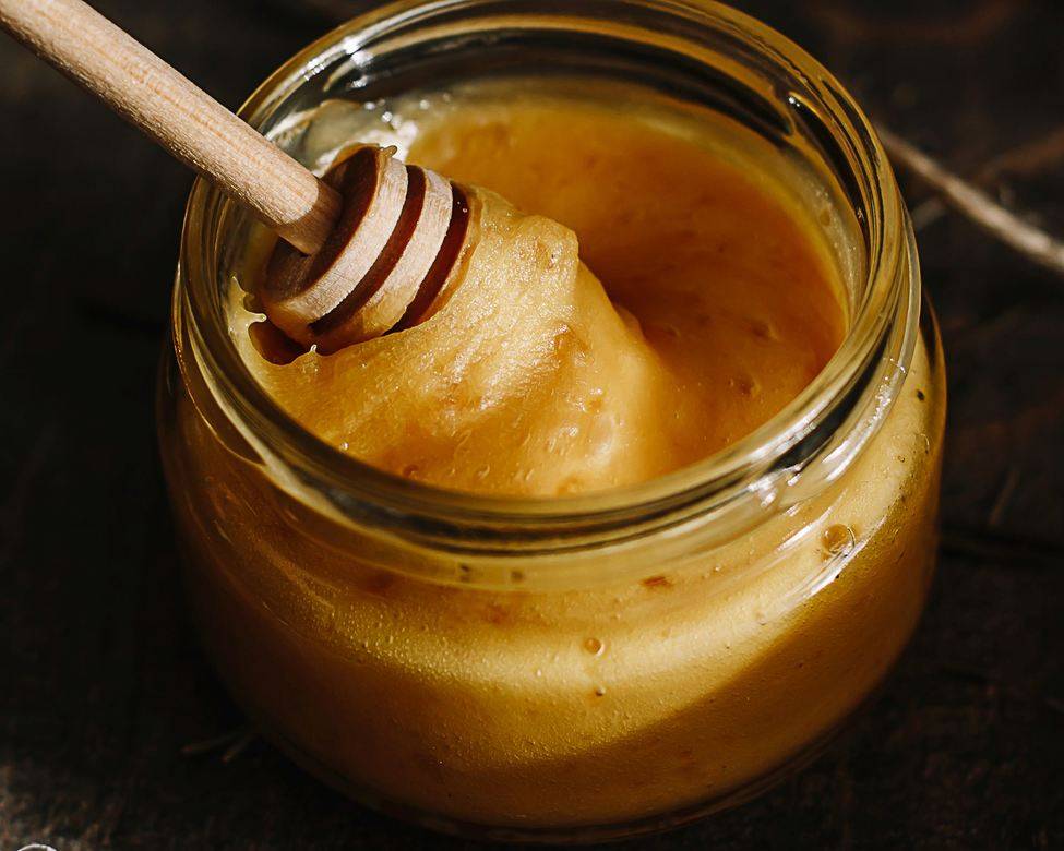 Крем-мед или взбитый мед – что это такое и как его производят?