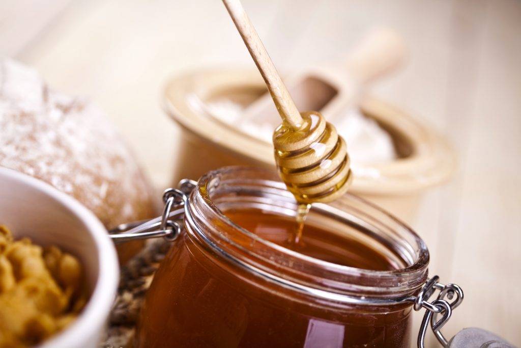 Акациевый мед: полезные свойства, противопоказания