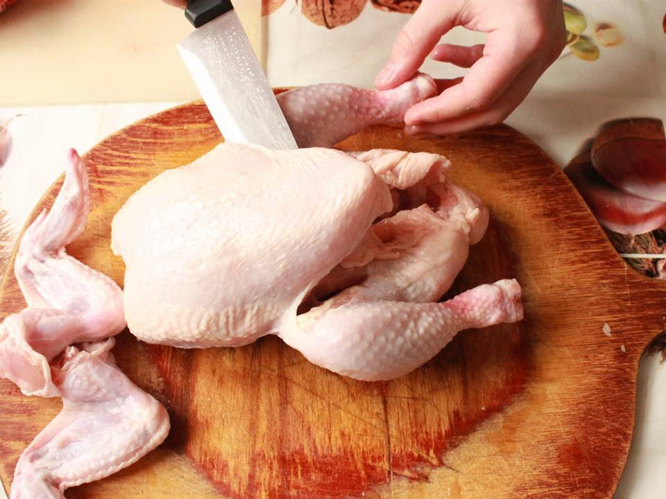 Как разделать тушу курицы: 13 шагов (с иллюстрациями)